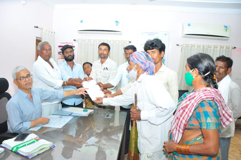  Show Alternative And Take Lands: - Farmers Request To Ardeo-TeluguStop.com