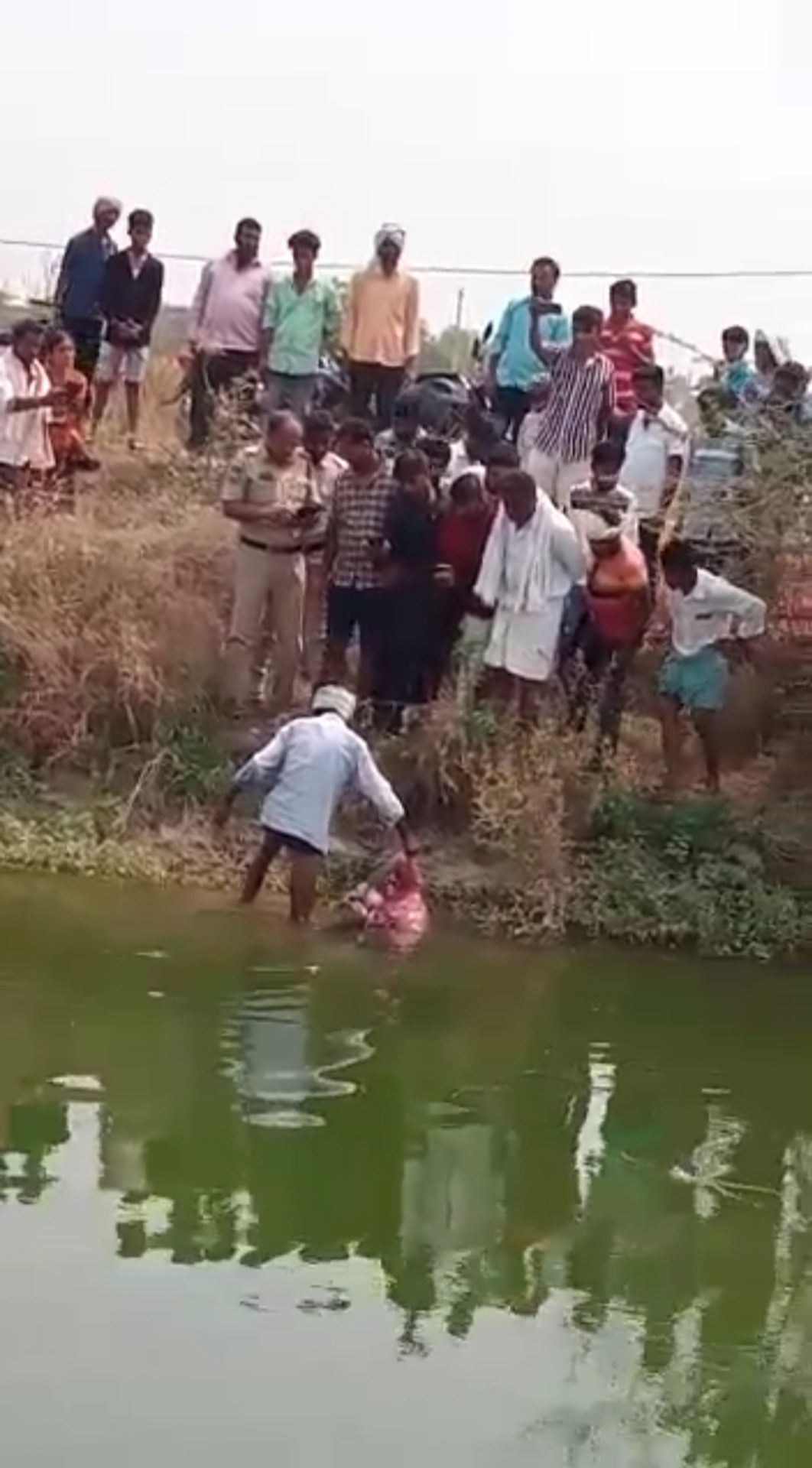  The Corpse Washed Up In The Canal-TeluguStop.com