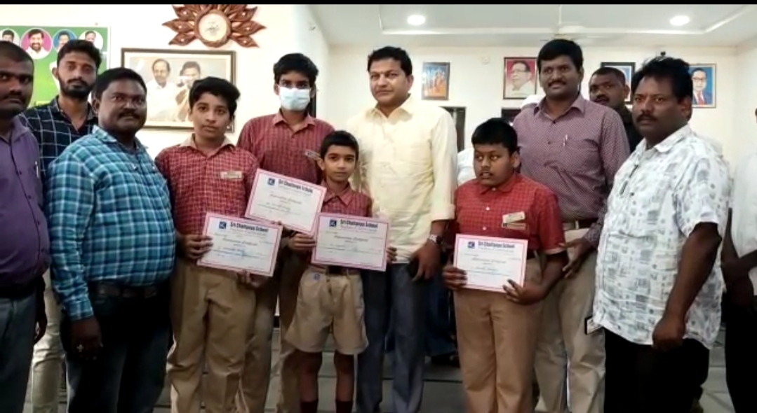  Mla Congratulating Students Selected For Nasa-TeluguStop.com