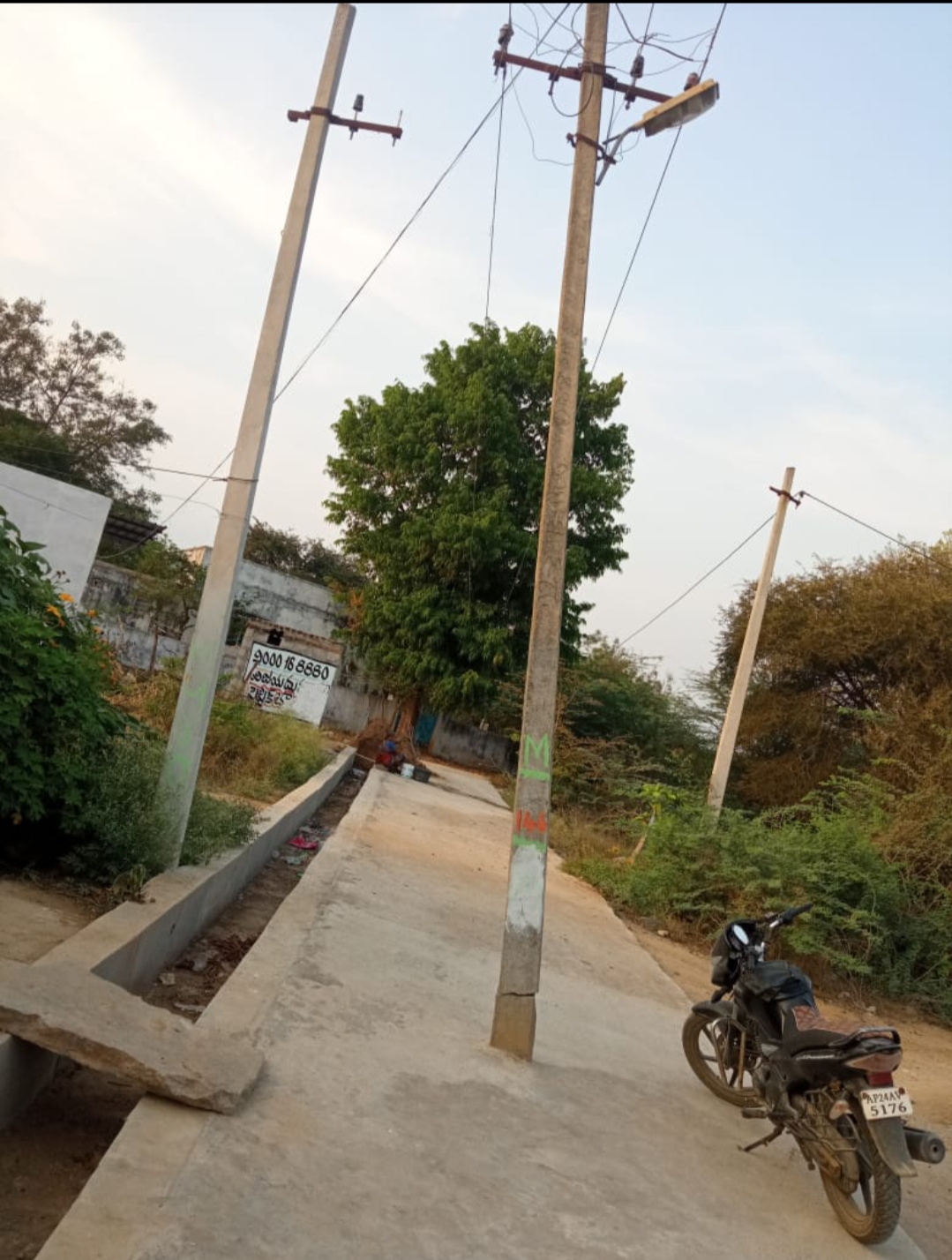  Current Pole Ready To Collapse - Imminent Danger - Ignored By Power Officials, P-TeluguStop.com