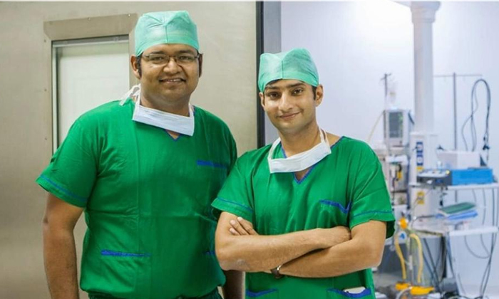  Indian Doctor Part Of The International Team, Successfully Performed 1st Intesti-TeluguStop.com