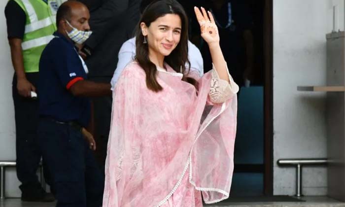 Telugu Alia Bhatt, Bollywood Young, Join, Ranbir Alia, Ranbir Kapoor, Trendy-Mov Telugu Alia Bhatt, Bollywood Young, Join, Ranbir Alia, Ranbir Kapoor, Trendy-Mov