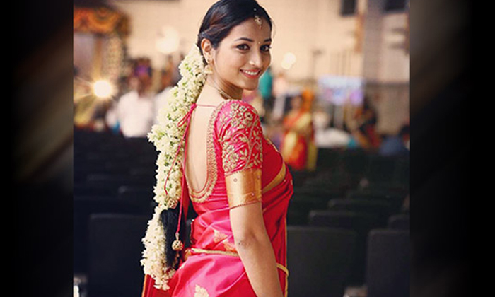  Sreenidhi Shetty Saree Photos Goes Viral , Kgf2, Prashanthneel, Sreenidhi Shetty-TeluguStop.com