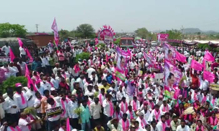  Teresa Activists Run By Rastaroko At Kattal Y Junction In Nirmal District , Min-TeluguStop.com