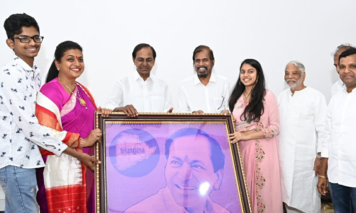  Roja Meets Cm Kcr With Family At Pragati Bhavan , Roja , Cm Kcr, Pragati Bhavan,-TeluguStop.com