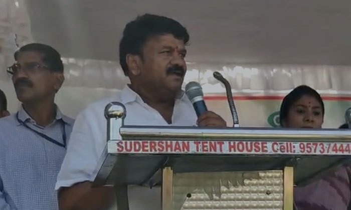  Talasani Srinivas Yadav Said Students Should Be Encouraged In Sports Besides Stu-TeluguStop.com