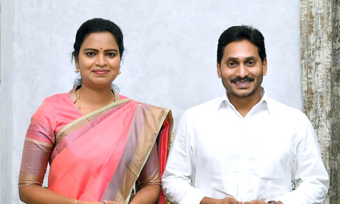  Thanks To Cm Jagan Mohan Reddy For Giving Me The Opportunity Vidudhala Rajini ,-TeluguStop.com