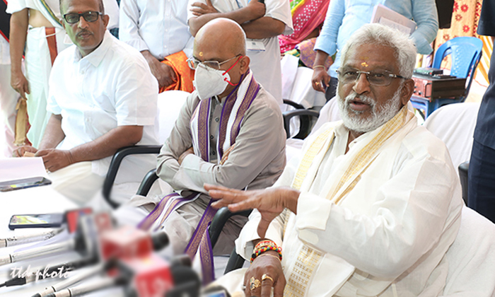 Telugu Cmjagan, Cows, Stone, Milk, Srivenkateswara, Tirumala, Tirupati, Ttdchair