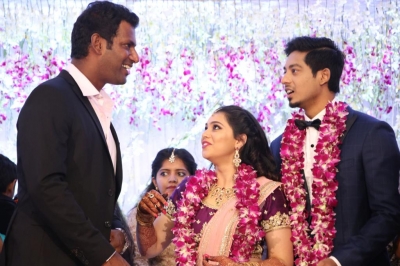  Actor Vishal's Sister Aishwarya Blessed With Baby Girl-TeluguStop.com