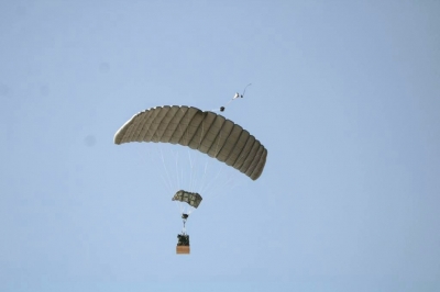  Army Conducts Airborne Exercise At Pokhran Along Border With Pak-TeluguStop.com