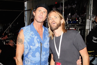  Chad Smith Pays Tribute To Taylor Hawkins In Special Video-TeluguStop.com