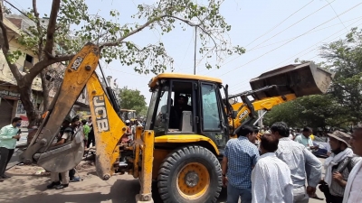  Demolition Drive Continues Despite Sc Order-TeluguStop.com