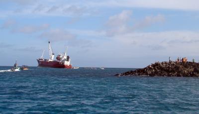  Emergency Clean-up Underway After Diesel-filled Vessel Sinks Off Galapagos-TeluguStop.com