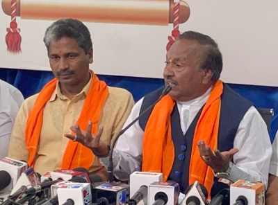  Eshwarappa Turns Chink In Bjp's Armour For Oppn In K'taka-TeluguStop.com