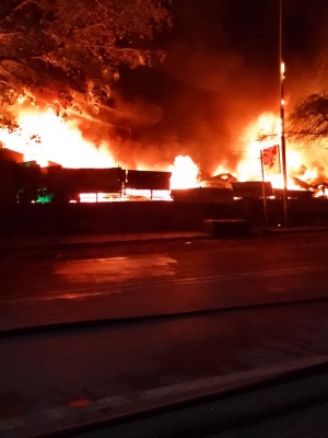  Fire Breaks Out At Mcd Godown In South Delhi-TeluguStop.com