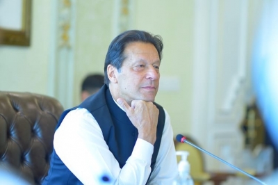  Imran Khan Holds Emergency Cabinet Meeting To Discuss 'surprise'-TeluguStop.com