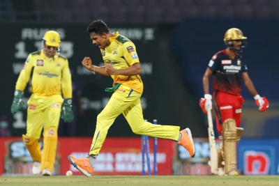  Ipl 2022: Dube, Uthappa And Theekshana Lead Csk To First Win Of The Season (ld)-TeluguStop.com