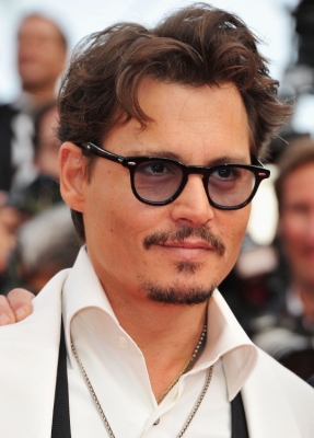  Johnny Depp, Amber Heard Defamation Trial Begins-TeluguStop.com