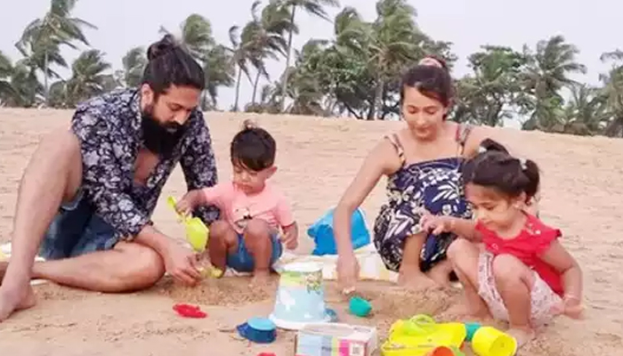 Telugu Beach, Childrens, Kgf, Radhika Pandit, Yash-Movie