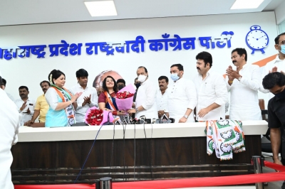  Maha: Actresses Asawari Joshi, Swagata Shah Join Ncp-TeluguStop.com