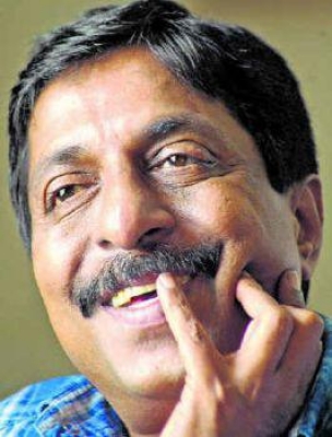  Noted Malayalam Actor Sreenivasan Recovering After Heart Surgery-TeluguStop.com