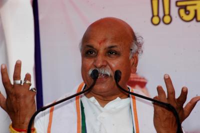  Praveen Togadia Threatens To Launch Nationwide Agitation Against Unemployment-TeluguStop.com