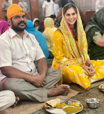 Ram Charan Hosts 'langar Seva' At Golden Temple Ram Charan Hosts 'langar Seva' At Golden Temple-TeluguStop.com