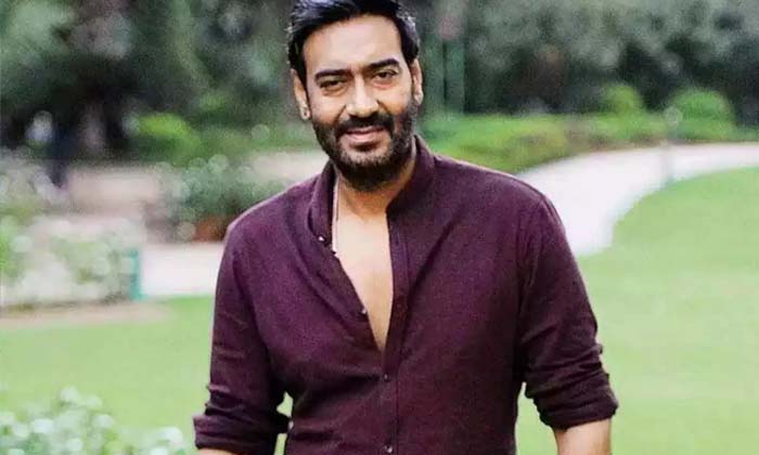  Ajay Devgan ,tollywood , Rrr Movie , Ajay Devgan Not Seen Rrr , Ntr , Ram Charan-TeluguStop.com