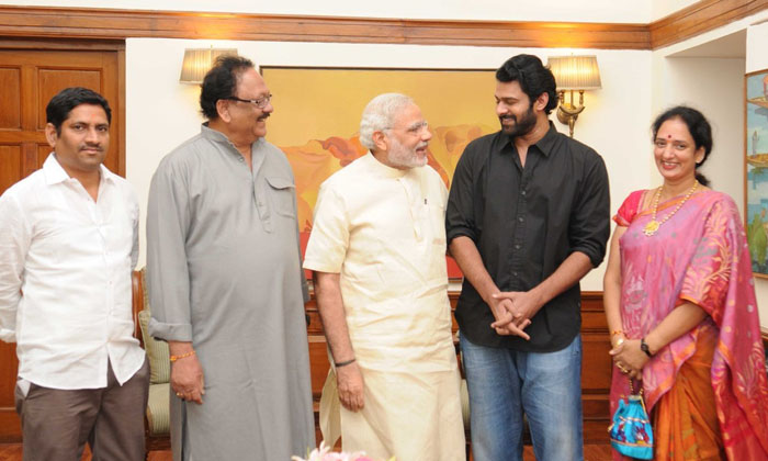  Senior Actor Krishnam Raju Wife Shyamala Devi Praises Baahubali Prabhas Krishnam-TeluguStop.com