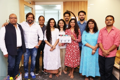  Siddharth Chandekar, Gauri Nalawade, Abhijeet Khandkekar-starrer 'ek Hathach Ant-TeluguStop.com