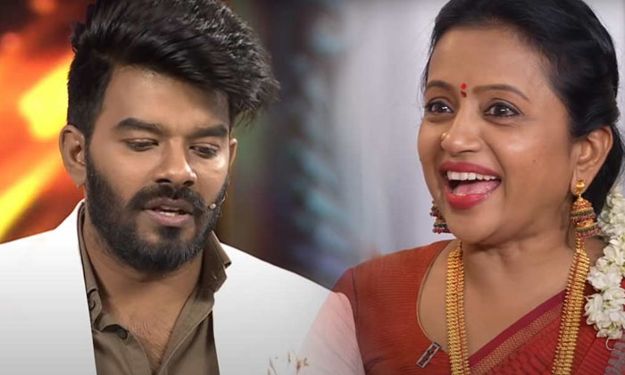  Anchor Suma Satires On Sudigali Sudheer Fans In Jayamma Panchayathi Promotion Su-TeluguStop.com