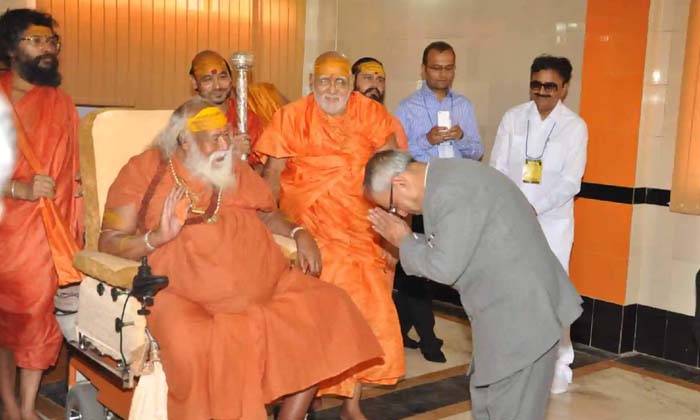 Telugu Ap Ministers, Cm Jagan, Cm Kcr, Haryanacm, Roja, Sharda Peetham, Swamiji,