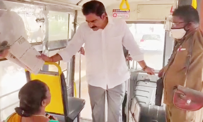  Tdp Devineni Uma Protest By Travelling In Rtc Bus Against Raised Electricity Cha-TeluguStop.com