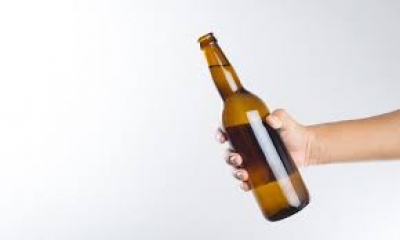  Tenth Grade Students Of Telangana School Caught Consuming Beer-TeluguStop.com