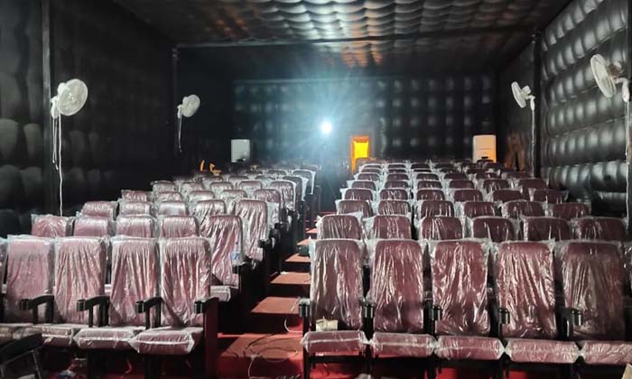 The First Mobile Movie Theater In The State , First Mobile Movie Theater , State-TeluguStop.com