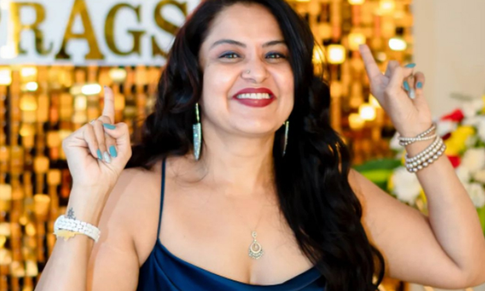 Social Media Trolls About Actress Pragathi S Birthday Dress, Pragathi Photos, Pr Social Media Trolls About Actress Pragathi S Birthday Dress, Pragathi Photos, Pr-TeluguStop.com