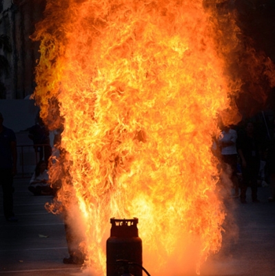  Two Minors Killed In Lpg Cylinder Blast In Darbhanga-TeluguStop.com