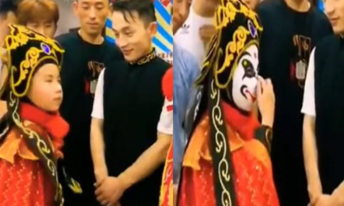 Viral Video Small Girl Mesmerizing With Changing Face Mask Magic Trick Details, Viral Video Small Girl Mesmerizing With Changing Face Mask Magic Trick Details,-TeluguStop.com