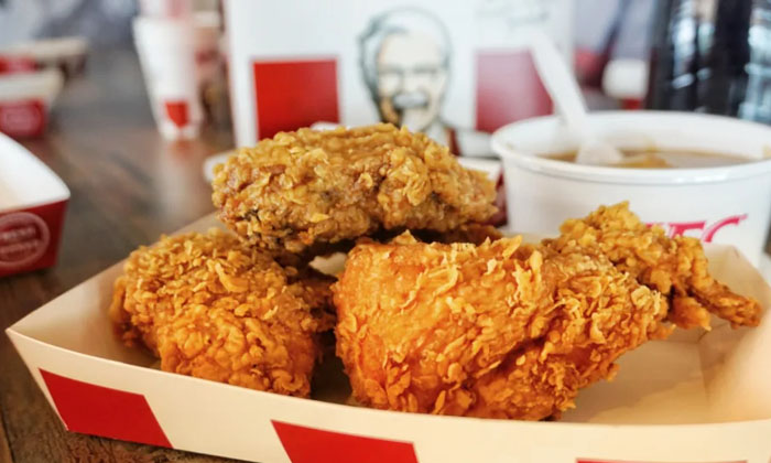  Woman Calls Police About Incorrect Kfc Chicken Piece , Kfc , Police , Woman Cal-TeluguStop.com