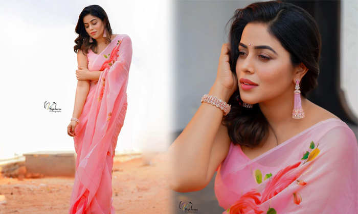 Actress Shamna Kasim (purnaa) Looks Simply Gorgeous In This Pictures-telugu Actress Photos Actress Shamna Kasim (purnaa) High Resolution Photo