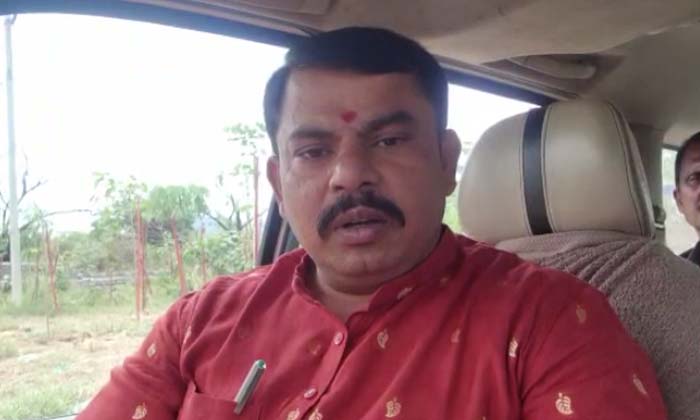  Was It A Mistake Made By Nagraj To Love Marriage? Bjp Mla Rajasingh , Asad , Bj-TeluguStop.com