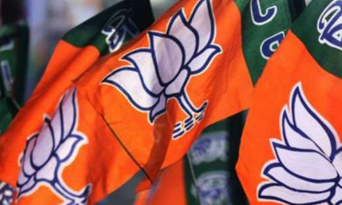  Bjp Targets Trs In Telangana, Telangana, Bjp Vs Trs,bjp,trs,telangana People,trs-TeluguStop.com