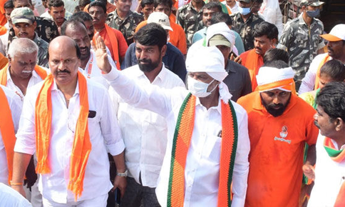 Bandi Sanjay Comments On The Kodigal Public Campaign , Bandi Sanjay, Kcr , Trs, Bandi Sanjay Comments On The Kodigal Public Campaign , Bandi Sanjay, Kcr , Trs,-TeluguStop.com