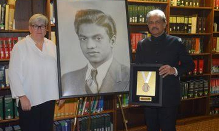  Anand Mahindra Honoured By Us College Where His Father Harish Was 1st Indian Gra-TeluguStop.com