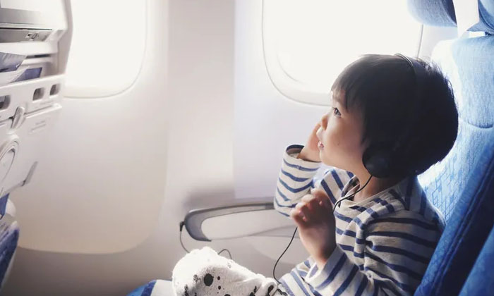  Flight Rules For Child Passengers Know What Is Minimum Age  Flying Solo, Flight-TeluguStop.com