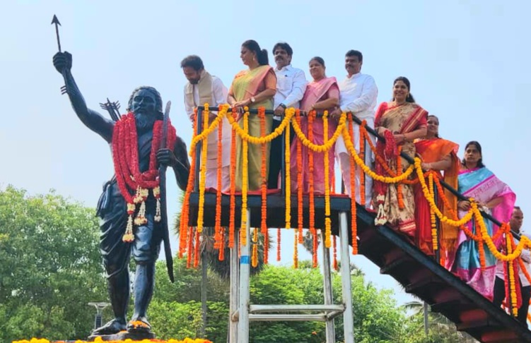  Union Tourism Minister Kishan Reddy Pays Rich Tributes To Alluri Sitaramaraj ..-TeluguStop.com