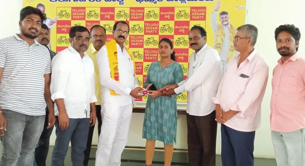 The Poor Worker Was The One Who Financed The Wedding At Home The Poor Worker Was The One Who Financed The Wedding At Home-TeluguStop.com