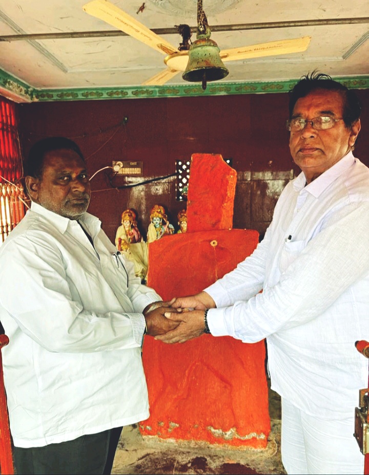  Donation Of Lakhs Of Rupees For The Construction Of The Temple-TeluguStop.com