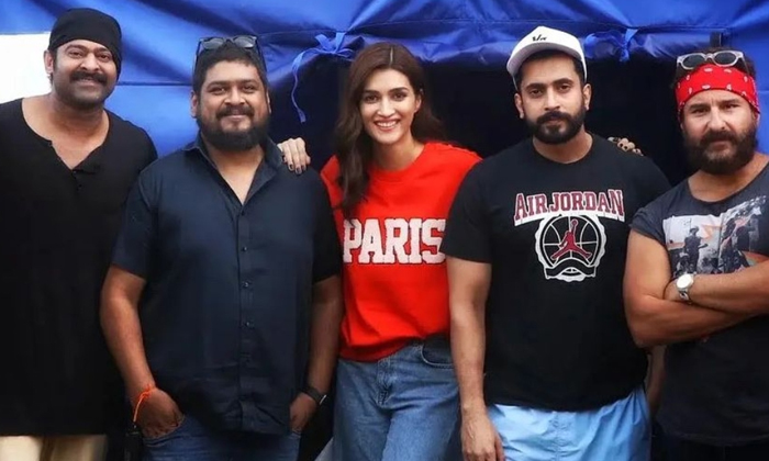  Om Raut Adipurush Trends On Social Media As Prabhas Fans Details, Prabhas Fans,-TeluguStop.com