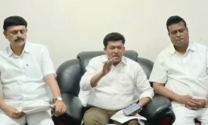  Purchase Of Ambulance In Full Transparency Minister Sidiri Appalaraju Details, P-TeluguStop.com